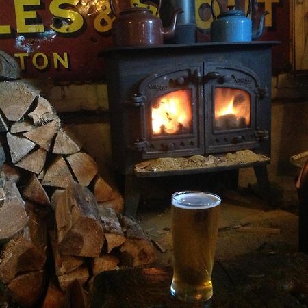 The Nags Head Inn Abercych Экстерьер фото
